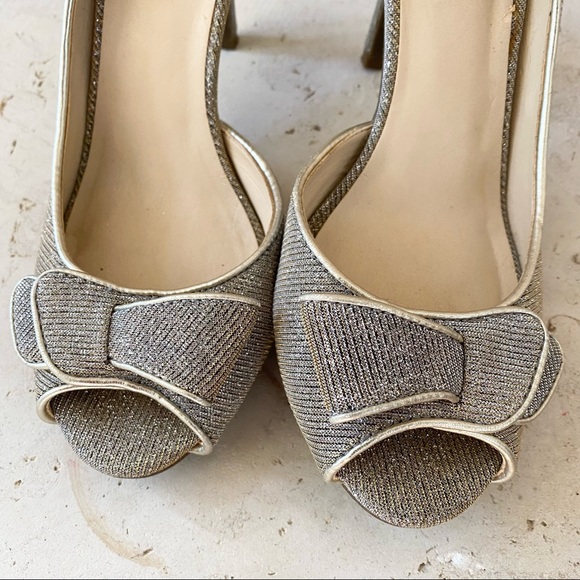 Kelly & Katie Peep Toe Open Side Wedding Gold Silver Sparkle Heels SZ 6 - Picture 3 of 8